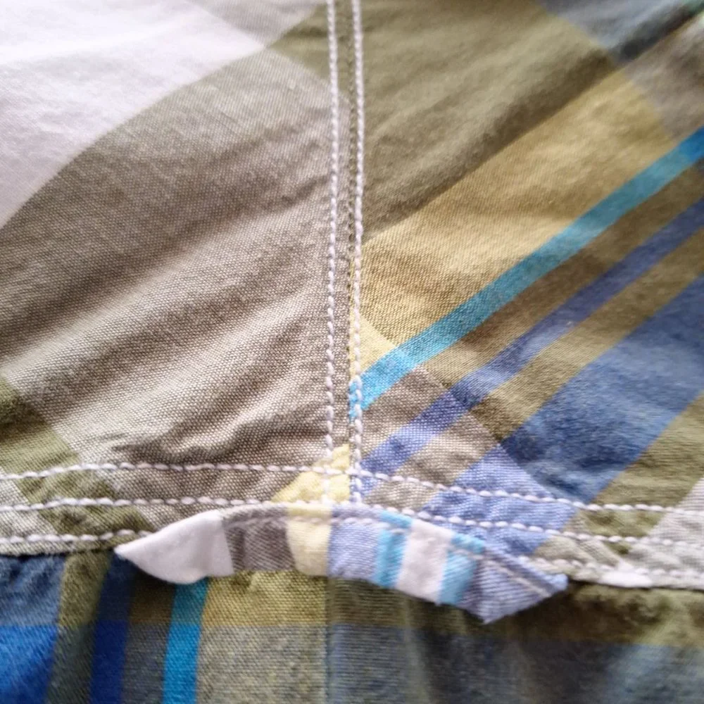 Old Navy Plaid Button Short Sleeve Shirt - Picture 4 of 6